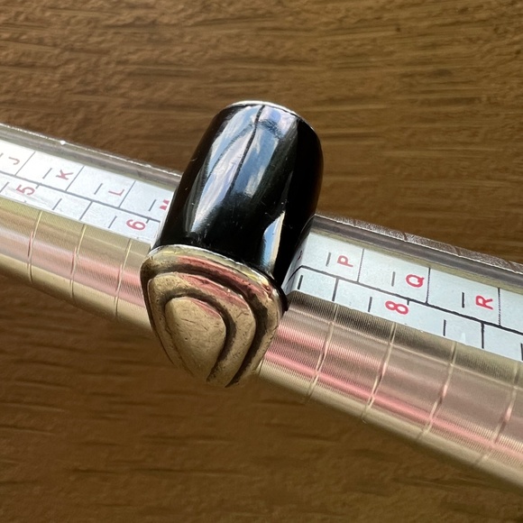 Vintage 1980s Sterling Silver & Onyx Ring Bold Design - Statement Ring Size 7 - Picture 3 of 13